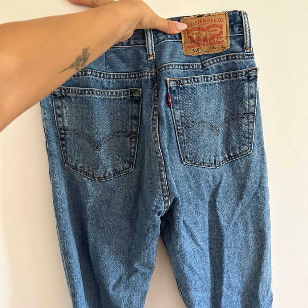 vintage medium wash levi’s